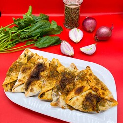 bikolimvar - Tuzlu Yoğurtlu Ispanak Üçgen Börek (4 ADET) bikolimvar - Tuzlu Yoğurtlu Ispanak Üçgen Börek (4 ADET)
