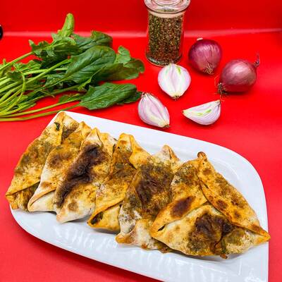 Tuzlu Yoğurtlu Ispanak Üçgen Börek (4 ADET)